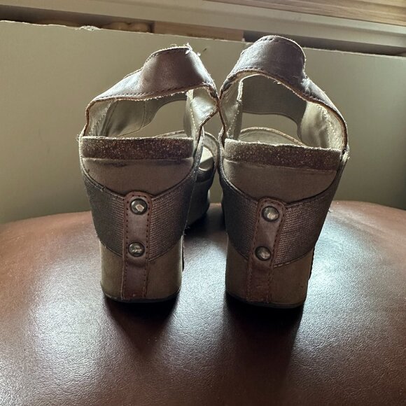OTBT Bushnell Wedges | metallic zinc leather | 10 | gray brown heels - Picture 5 of 7